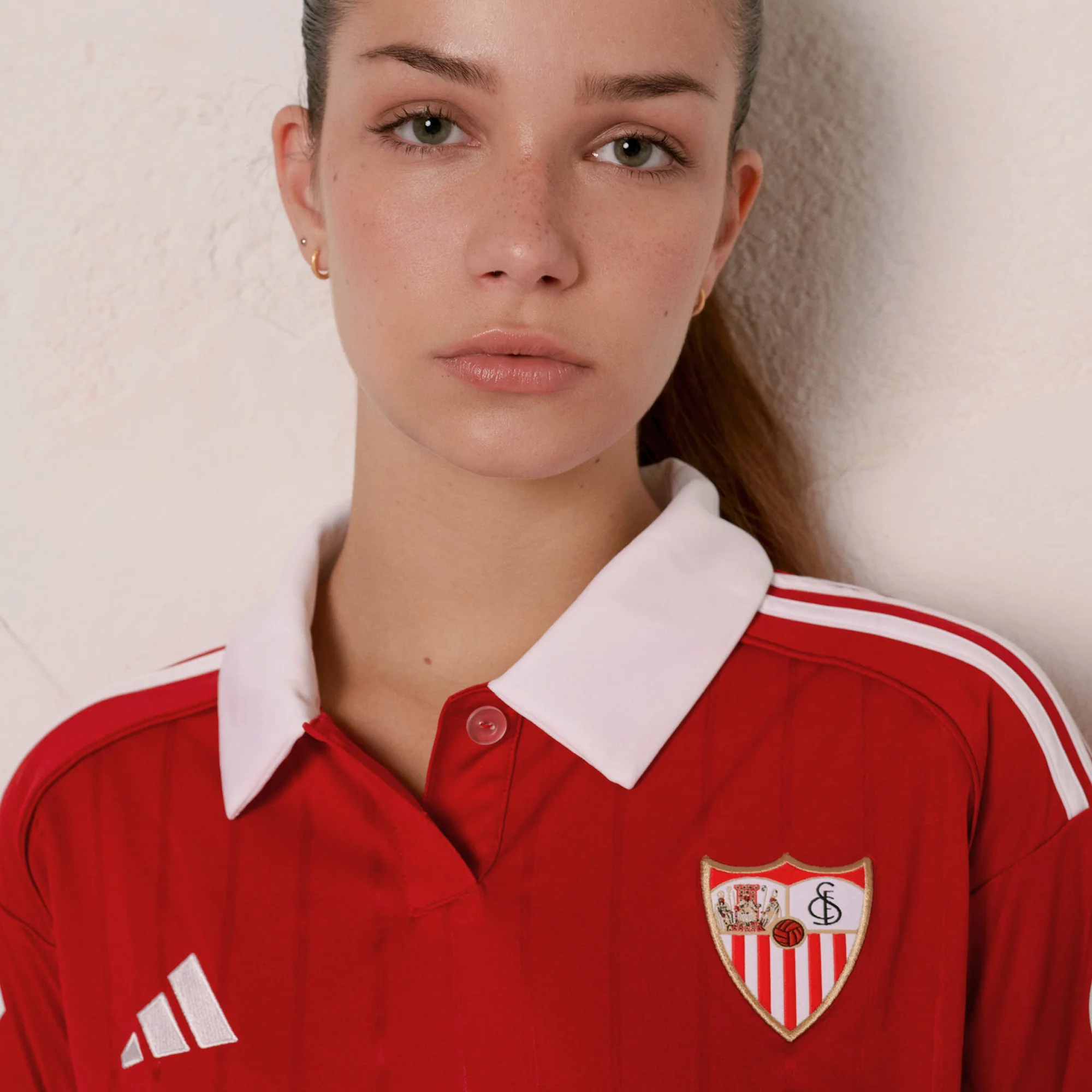Camiseta mujer 2ª Sevilla FC 25/26 roja - Image 5