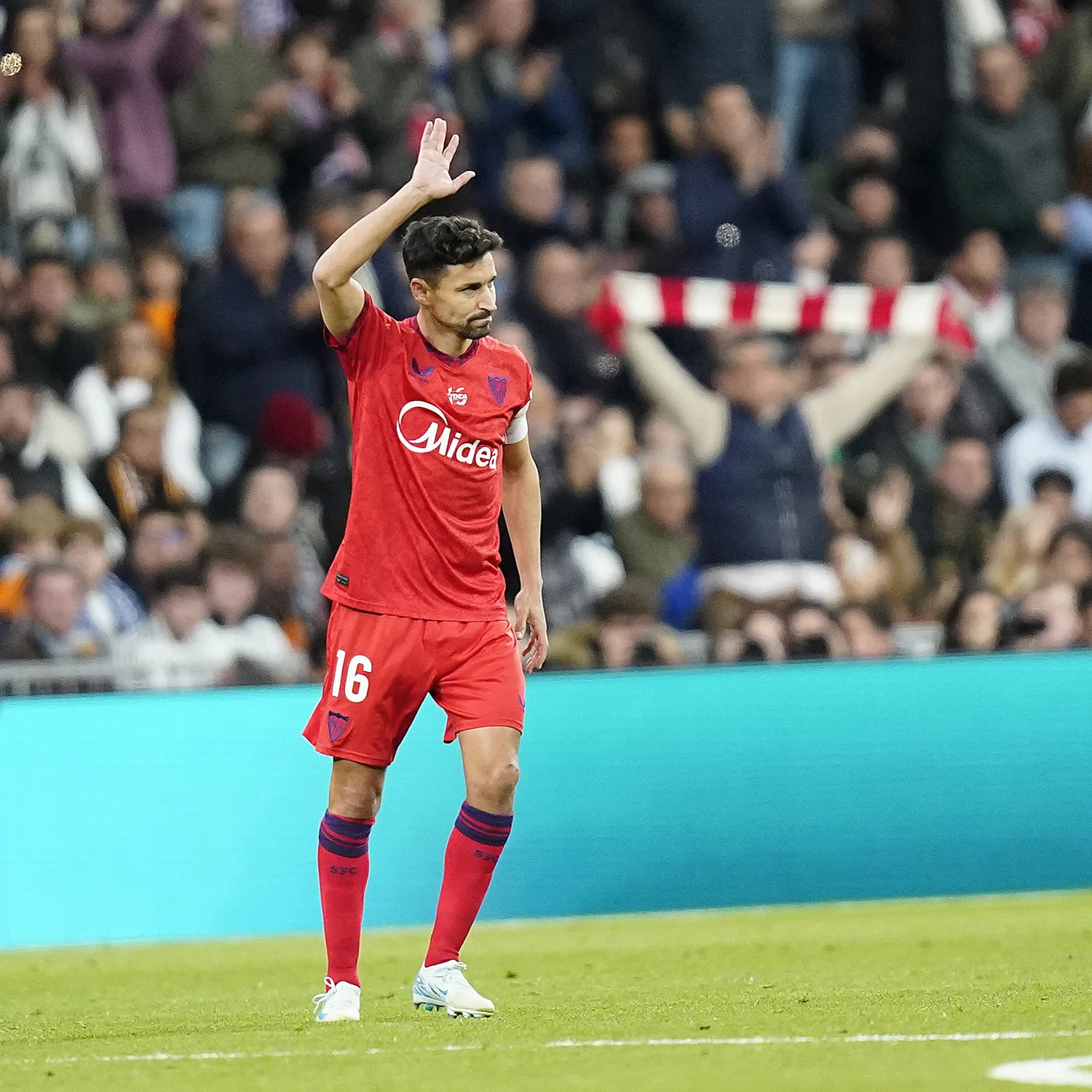 Nº 405 / 705 Última Camiseta Jesús Navas Roja - Image 4