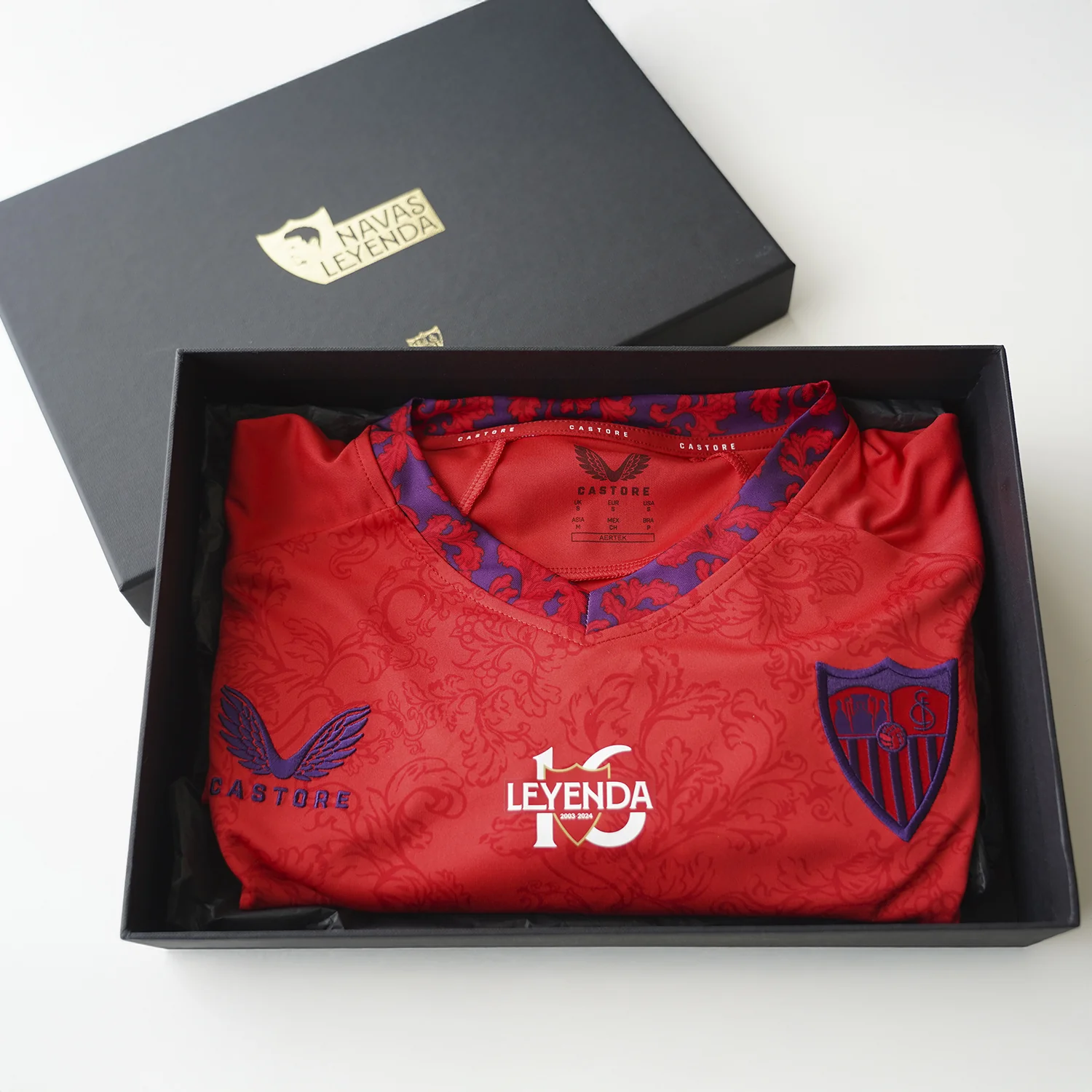 Nº 542 / 705 Última Camiseta Jesús Navas Roja - Image 3
